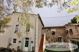 Maison de Maître 19th Century with 5 bedrooms and a large self-contained Gite...