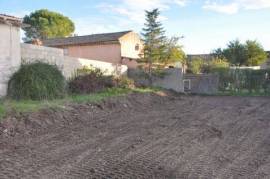 Lapalud, village center building plot of 425m2 with the poss