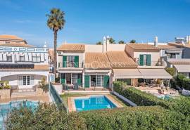 Vilamoura – Semi-detached 3-bedroom villa with swimming pool