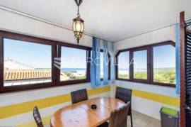 Pag, Novalja, Villa with 8 established apartment units and restaurant, sea view