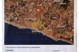 Excellent land with sea view in the Belanário