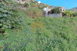 Excellent land with sea view in the Belanário
