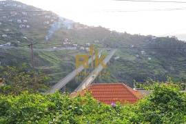 Excellent land with sea view in the Belanário