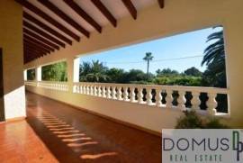 Beautiful villa with private pool and large tropical garden in Alfaz del Pi