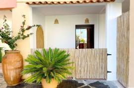 GROUND APARTMENT ON THE BEACH IN CALA VADELLA