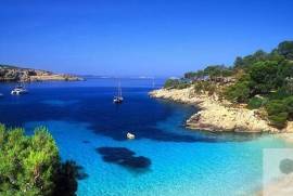 GROUND APARTMENT ON THE BEACH IN CALA VADELLA