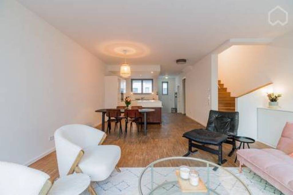 Lovely, spacious townhouse on the border of Kreuzberg and Mitte