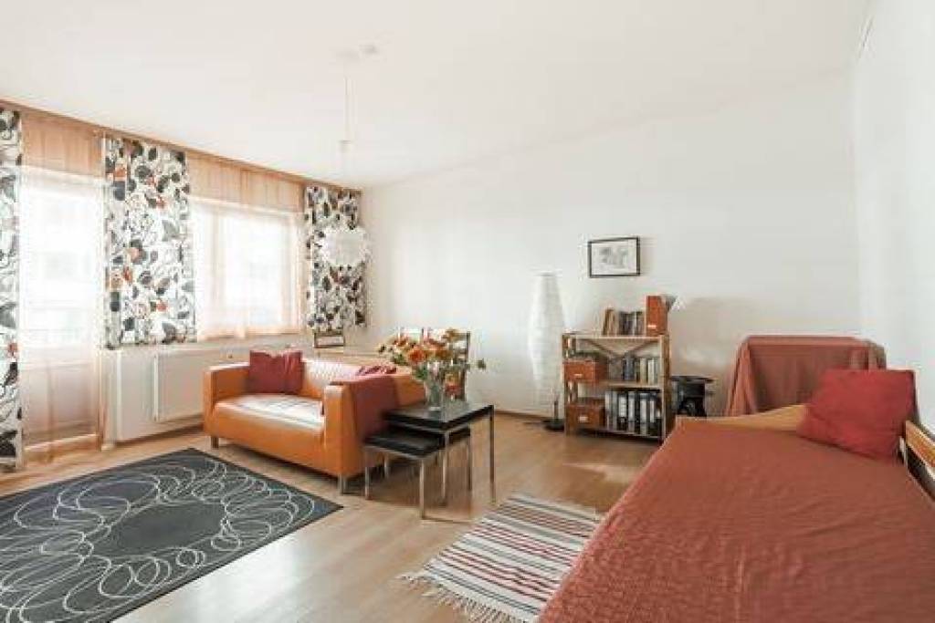Bright home in Neukölln with garden