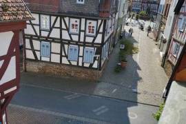 Historical half-timbered house in the middle of Butzbach - central connection