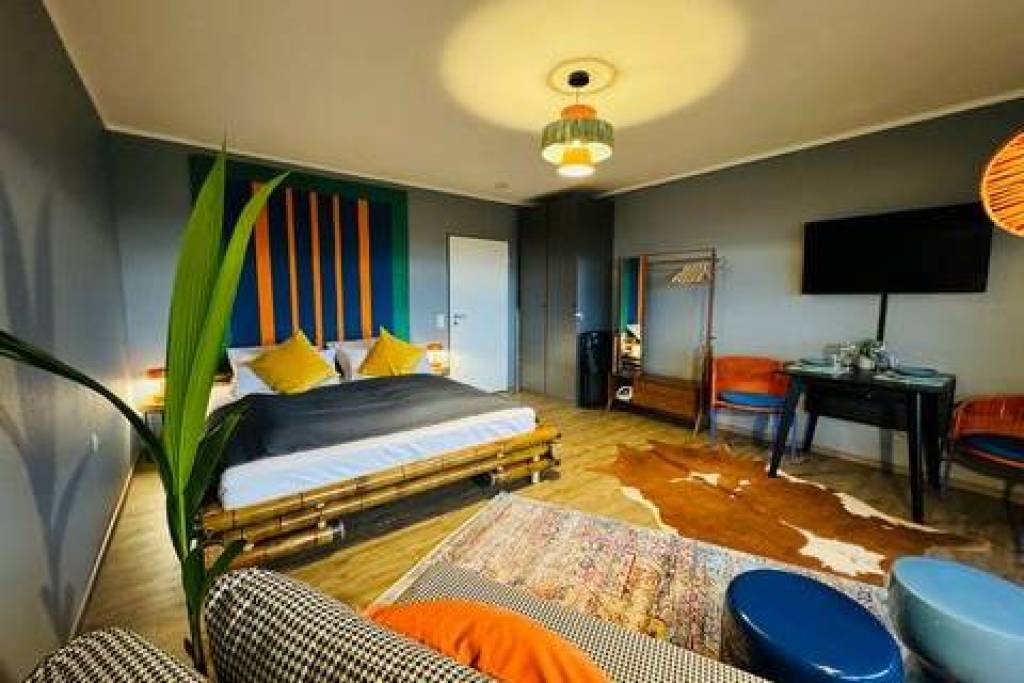 Exklusive Design Studio | 11. Floor | Pool & Sauna