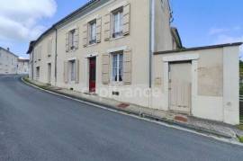 Dpt Charente Maritime (17), à vendre ARCHIAC maison P0