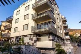 OPATIJA, CENTER - luxury building 2200m2 with sea view with 15 apartments and an underground garage