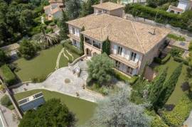 Provencal Bastide 10 bedrooms next to Saint Tropez - 2 min from the sea - Great investment