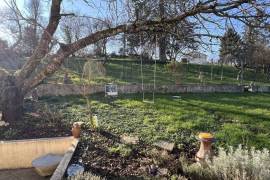 €170200 - Pretty town house with beautiful garden and lovely views