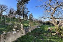 €170200 - Pretty town house with beautiful garden and lovely views