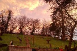 €170200 - Pretty town house with beautiful garden and lovely views