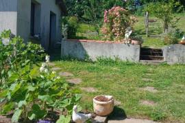 €170200 - Pretty town house with beautiful garden and lovely views