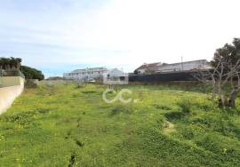 Plot with 830m2 for construction of a detached house, in Pêra