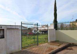 Plot with 830m2 for construction of a detached house, in Pêra