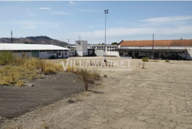 Industrial warehouse in Bemposta (Abrantes), on a plot of land with 5,000 m², just outside the town.