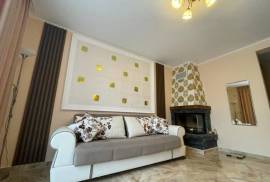 Luxurious 2 BED 2 BATH maisonette with a...