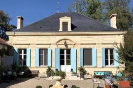 Manor house with 2 gites in immaculate condition, Montpon-Menesterol, Dordogne