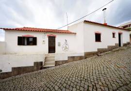 House with land for sale in Marmelete - Monchique