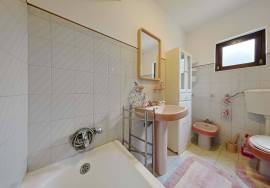 House with land for sale in Marmelete - Monchique