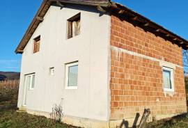 Excellent Plot of land & Vineyard for sale in Mitrovac