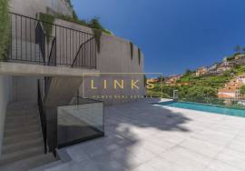 Spectacular 6 Bedroom Penthouse with Private Pool, Barbecue and Sea View