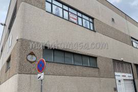 Spaciousness and excellent communication are guaranteed in this warehouse in Barakaldo