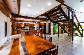 Casa Oltmann: Beach Front Mansion