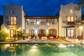 SPANISH COLONIAL IN HACIENDA PINILLA: TIMELESS 6-BEDROOM HOUSE