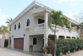 BEACHFRONT ESTATE OPPORTUNITY: Oceanfront House For Sale in Playa Ventana