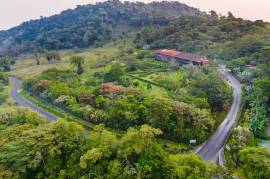 Celeste Mountain Lodge: Mountain Hotel/Resort/Hostel For Sale in Bijagua