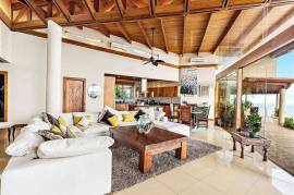 Villa Dos Playas: The Most Epic Ocean Views Along the Coast!
