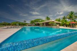Lot 10 Prime Beachfront: Playa Blanca Beach Club