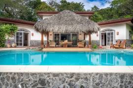 Casa Mariposa.: 2 houses with pool and beautiful garden in Finca Panama just a few min. from Tamarindo.