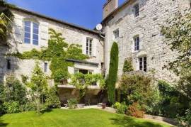 Beautifully renovated village house, Monflanquin, Lot-et-Garonne