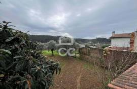 House for reconstruction  with land in Aradas - Penela