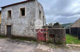 House for reconstruction  with land in Aradas - Penela