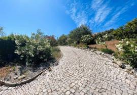 Beautiful 4 + 1 Villa with Swimming Pool and large plot near São Bras de Alportel