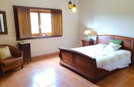 Beautiful 4 + 1 Villa with Swimming Pool and large plot near São Bras de Alportel