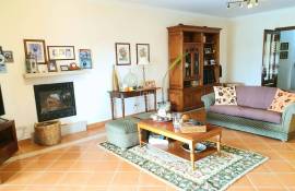 Beautiful 4 + 1 Villa with Swimming Pool and large plot near São Bras de Alportel