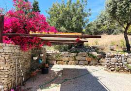 Beautiful 4 + 1 Villa with Swimming Pool and large plot near São Bras de Alportel