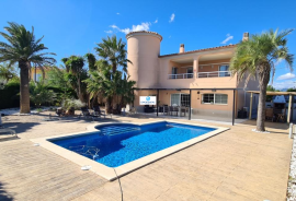 Impressive villa near the sea in L'Ametlla de Mar (Costa Dorada)