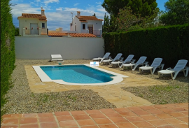 Beautiful semi-detached house with private pool at Les Tres Cales (L'Ametlla de Mar)