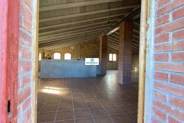 Cataloged farmhouse with 11 hectares and main building completely renovated of 500 m2 with character and noble materials and 11 hectares in Mont-Ral (Tarragona)