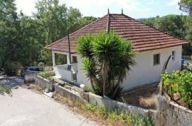 Detached 2 Bedroom Bungalow with Garage Adegas and land near Ansiao