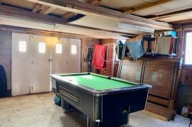 Single Storey Villa To Refresh Offering 4 Bedrooms And A Garage On A 1440 M2 Plot With Views, Near The River.